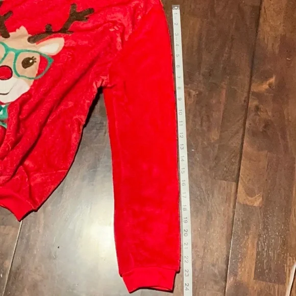 Women’s Cold Crush Christmas Reindeer Sweater NWT - Picture 4 of 5